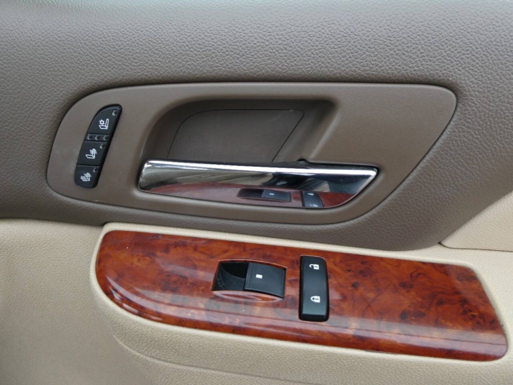 2013 Chevrolet Suburban Image 35