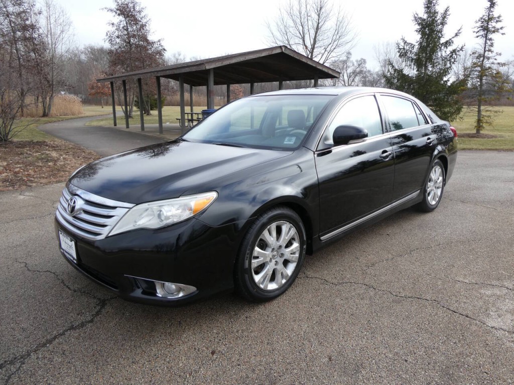 2011 Toyota Avalon Image 1