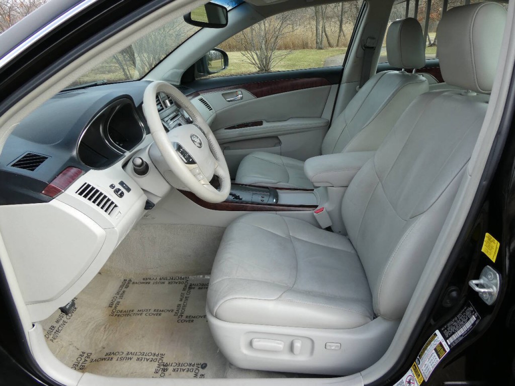 2011 Toyota Avalon Image 9