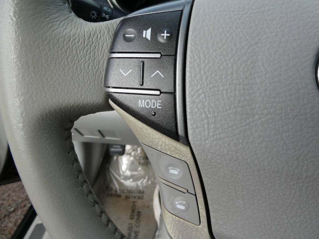 2011 Toyota Avalon Image 12