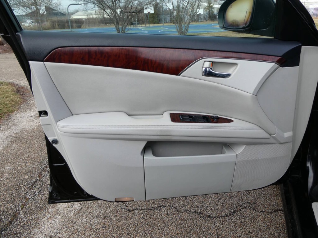 2011 Toyota Avalon Image 22
