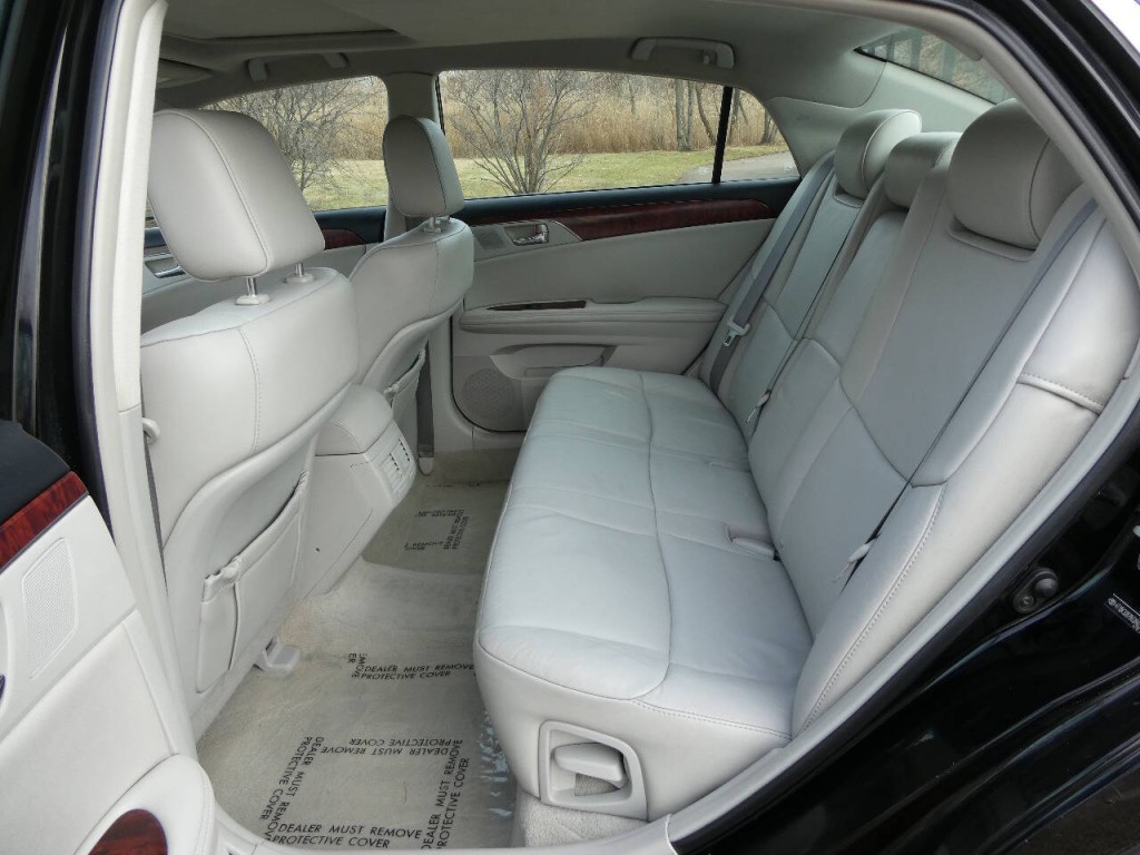 2011 Toyota Avalon Image 24