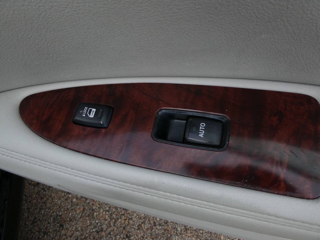 2011 Toyota Avalon Image 30