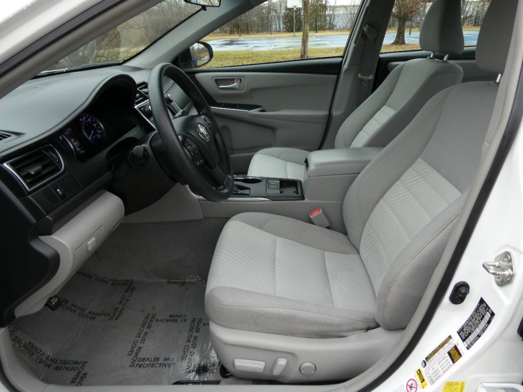 2015 Toyota Camry Image 9