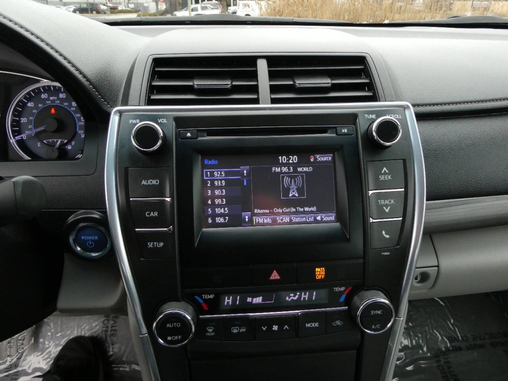 2015 Toyota Camry Image 16