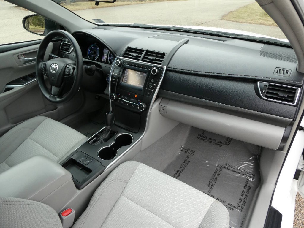 2015 Toyota Camry Image 26