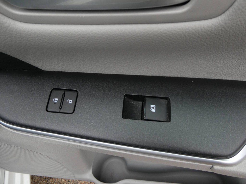 2015 Toyota Camry Image 28