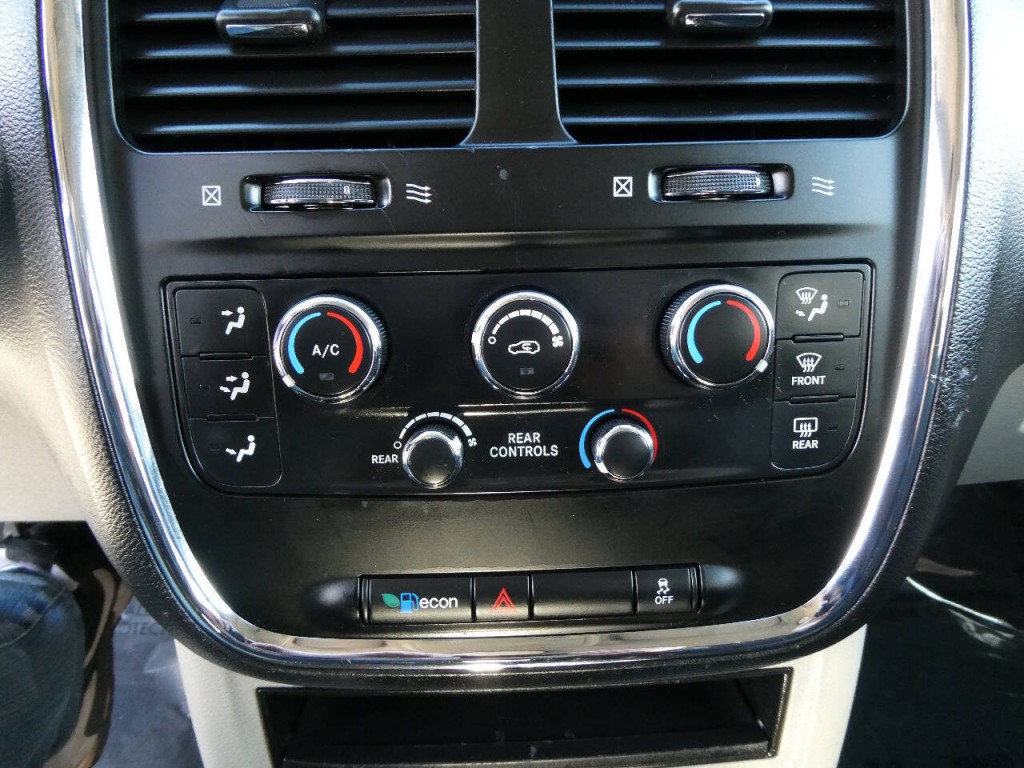 2015 Dodge Grand Caravan Image 19