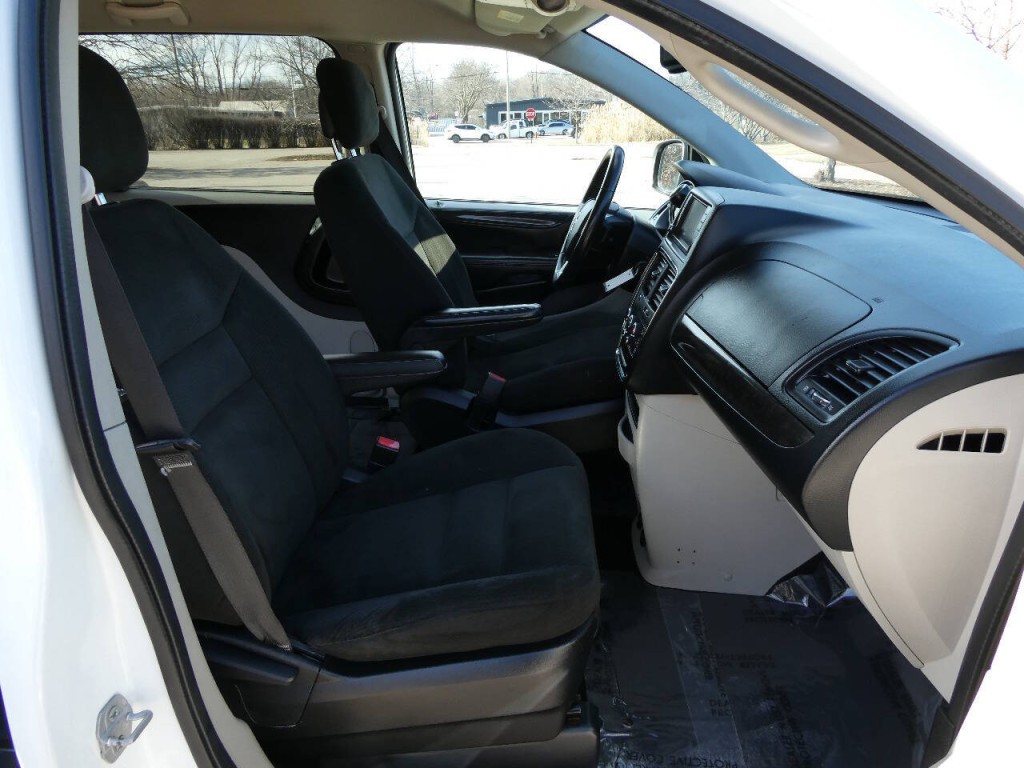 2015 Dodge Grand Caravan Image 28