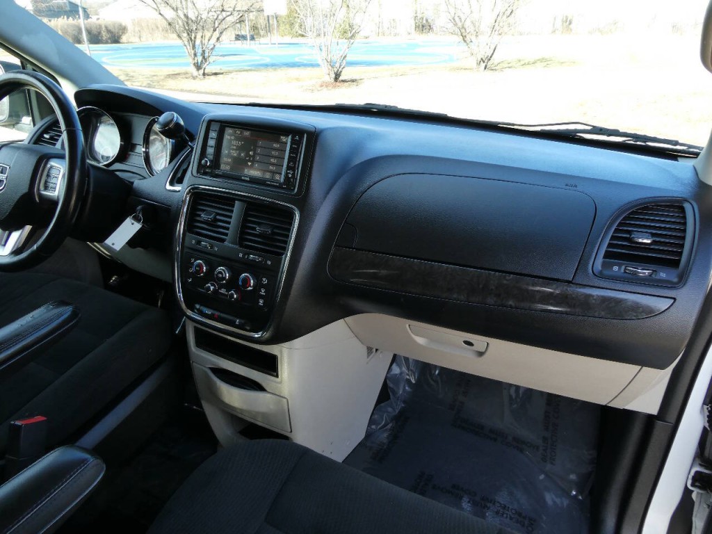2015 Dodge Grand Caravan Image 29
