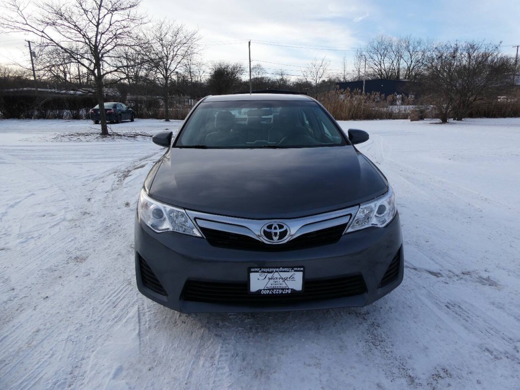 2014 Toyota Camry Image 2