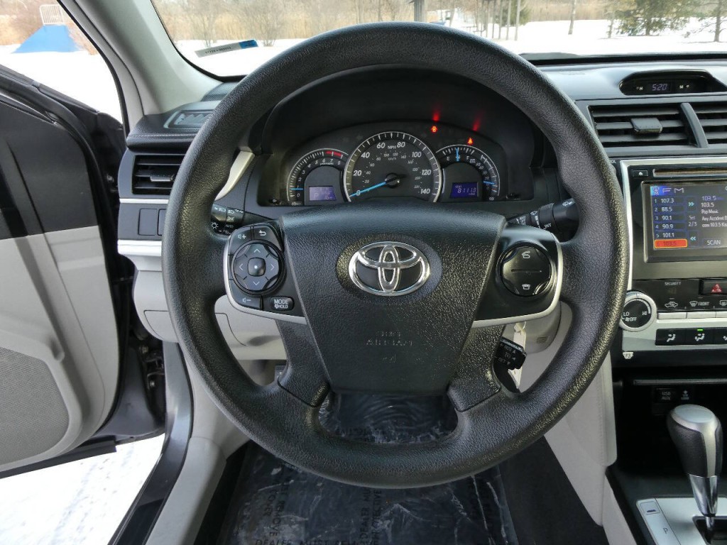 2014 Toyota Camry Image 11