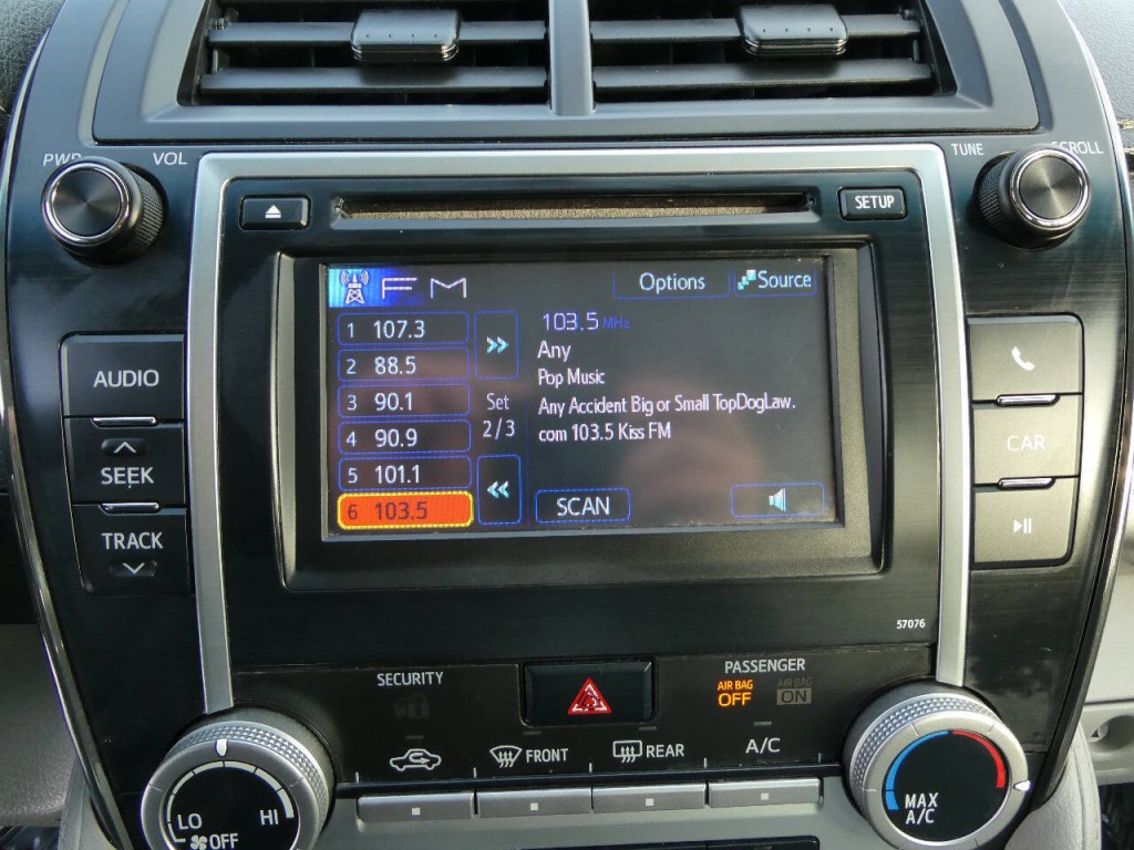 2014 Toyota Camry Image 17