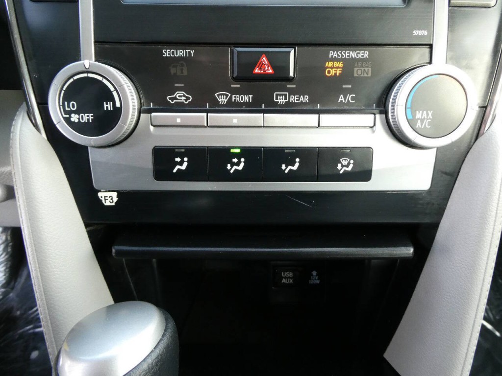 2014 Toyota Camry Image 18