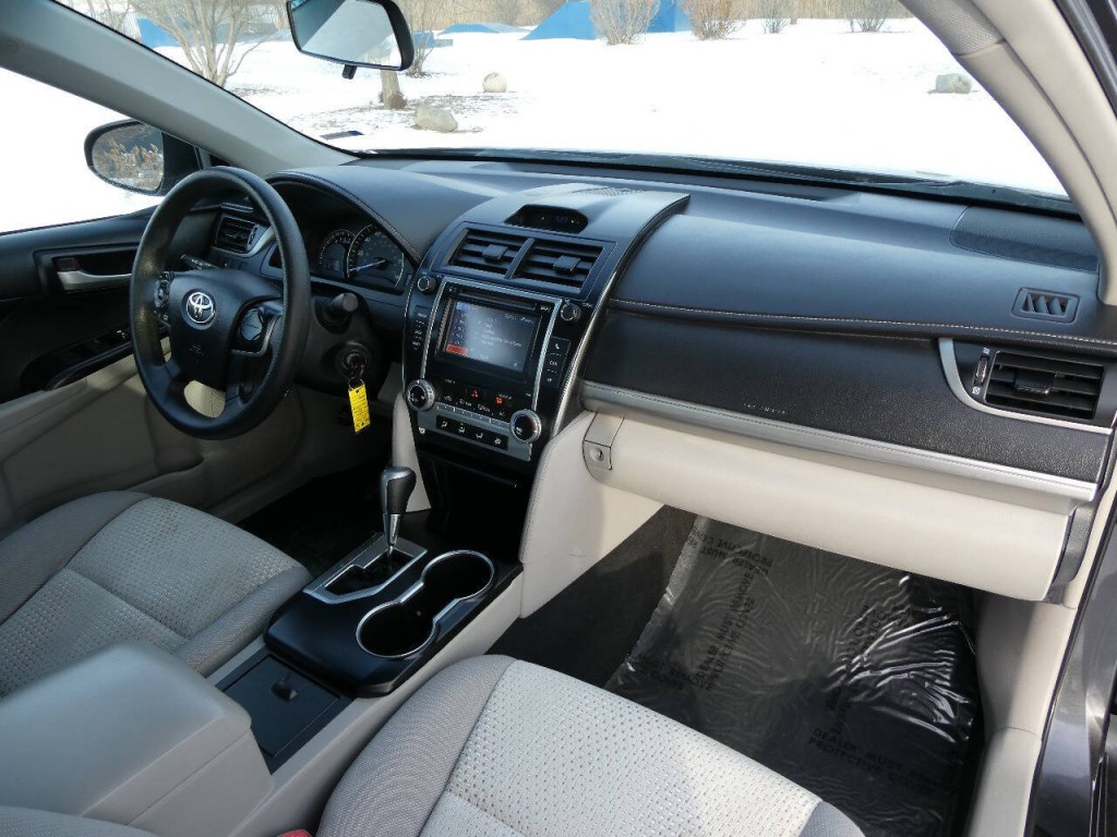 2014 Toyota Camry Image 24