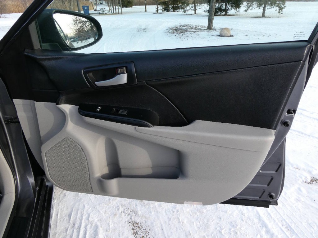 2014 Toyota Camry Image 25