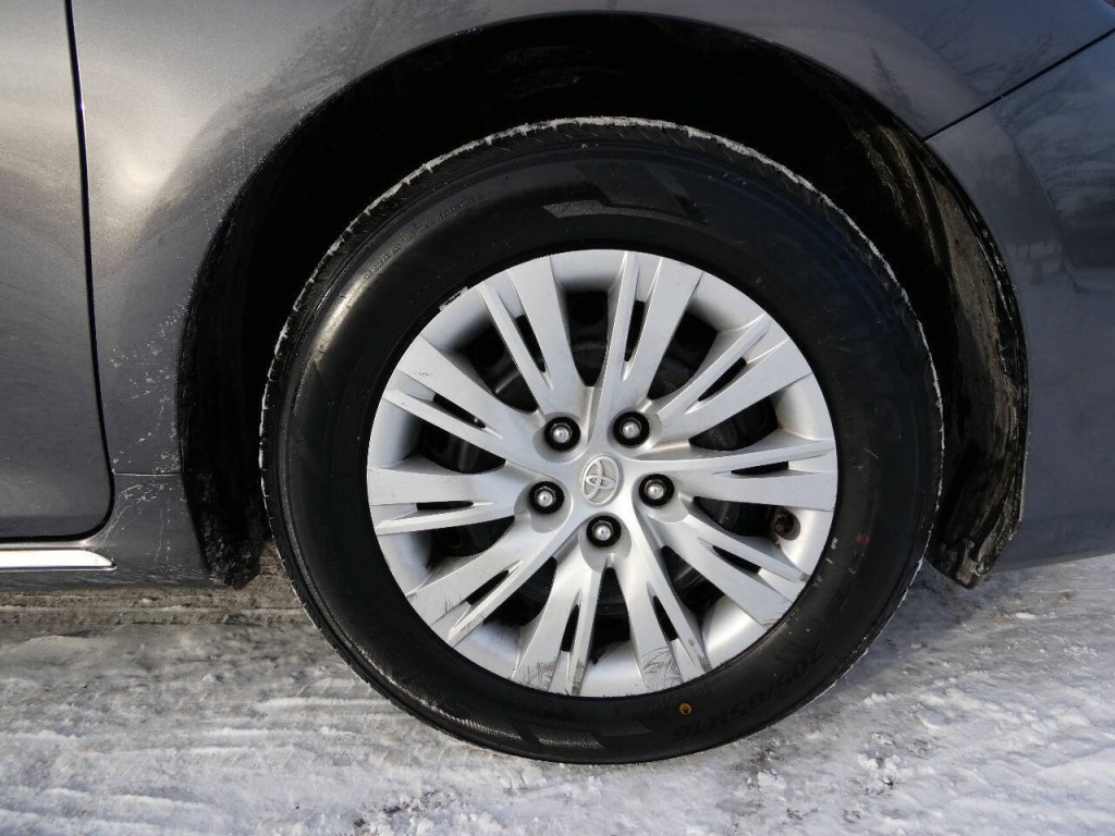 2014 Toyota Camry Image 30