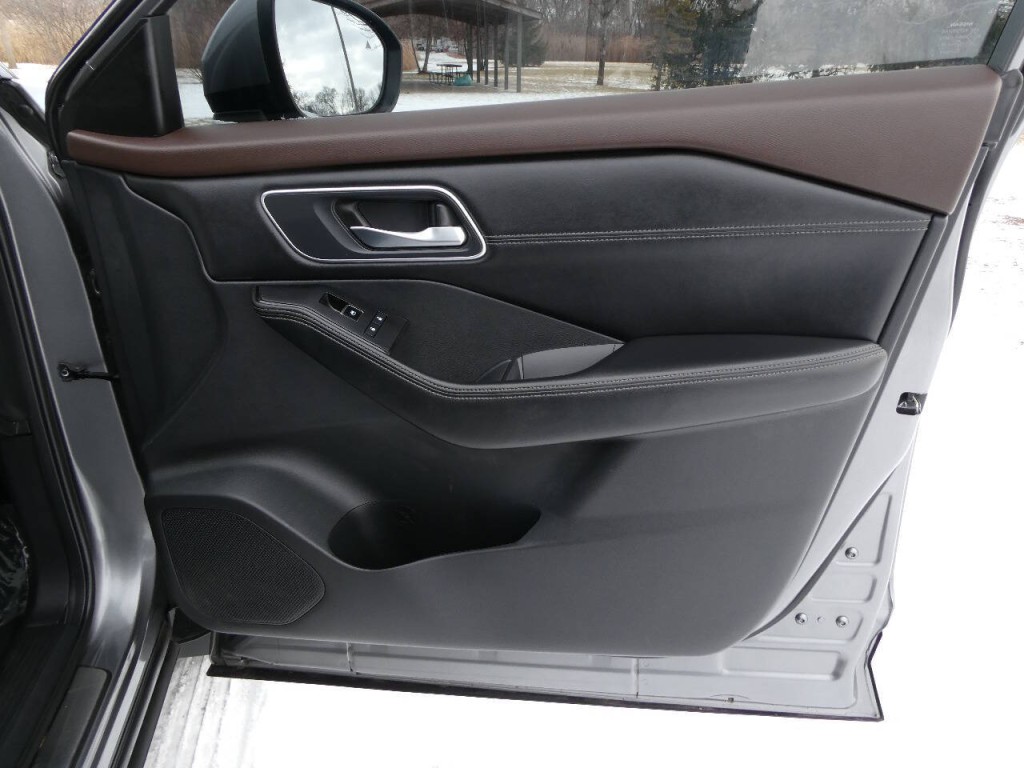 2021 Nissan Rogue Image 32