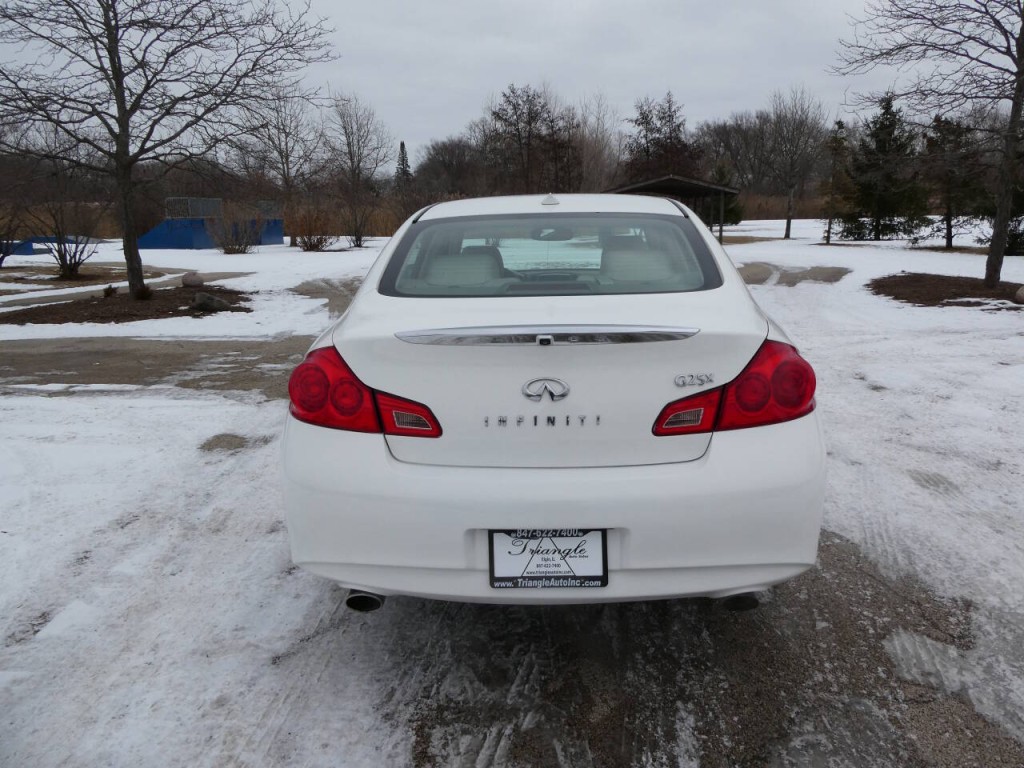 2011 INFINITI G25 Image 6