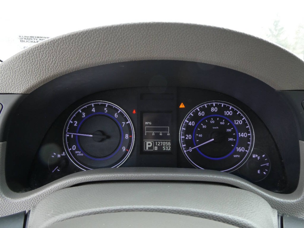 2011 INFINITI G25 Image 11