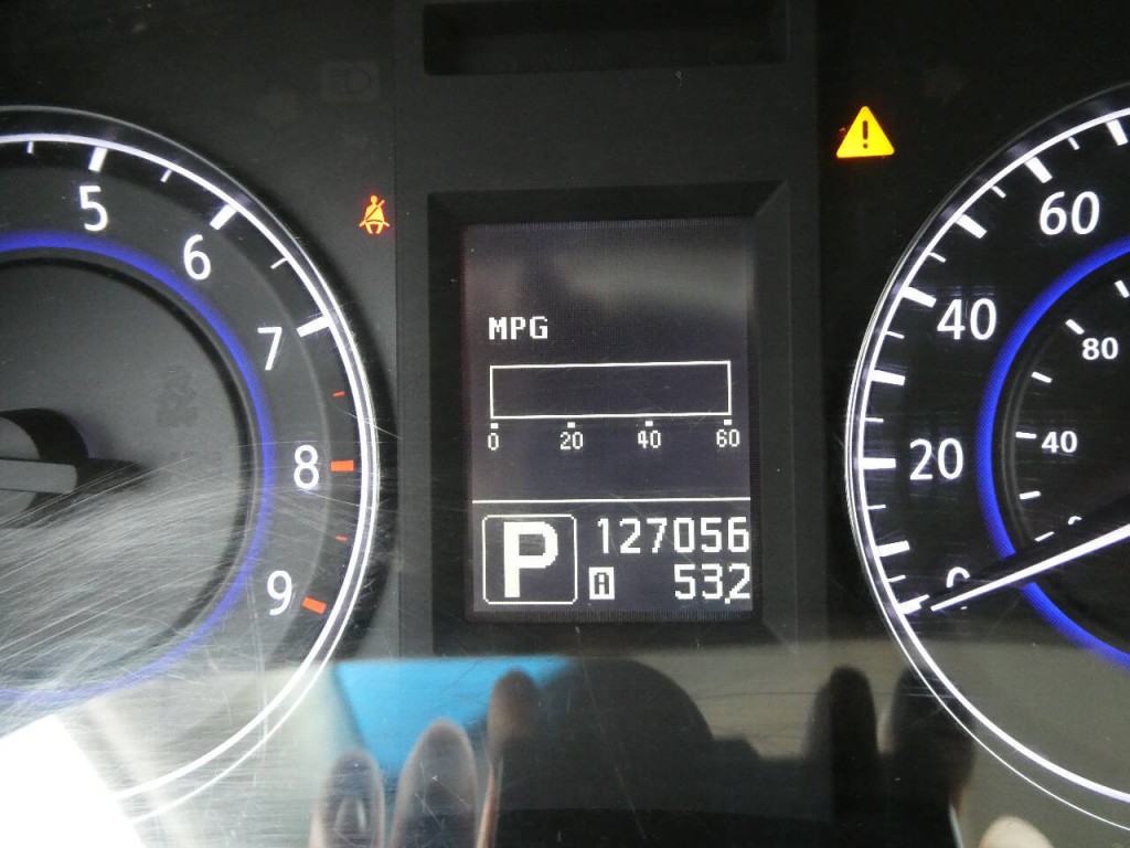 2011 INFINITI G25 Image 12