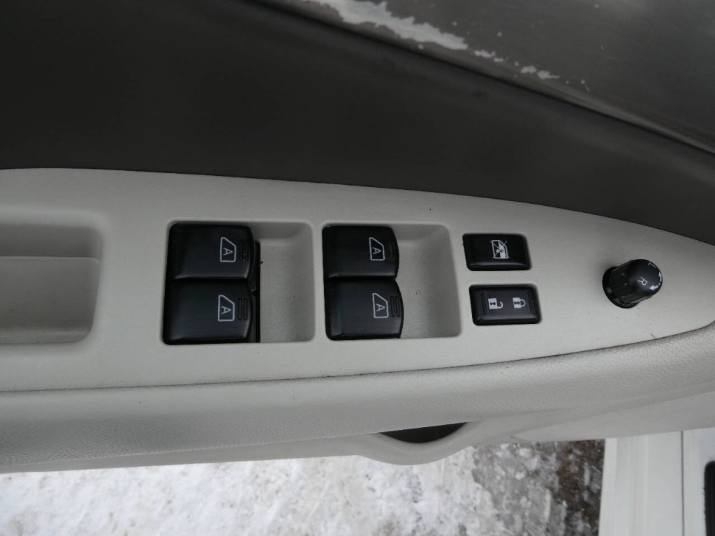 2011 INFINITI G25 Image 20