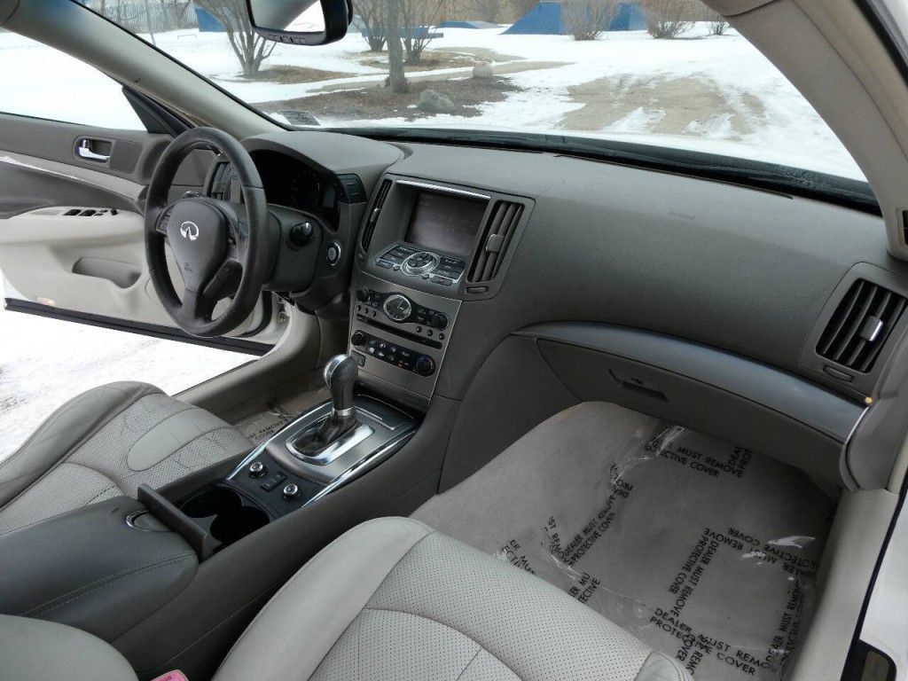 2011 INFINITI G25 Image 24