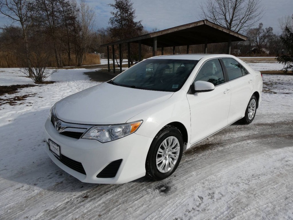 2014 Toyota Camry Image 1