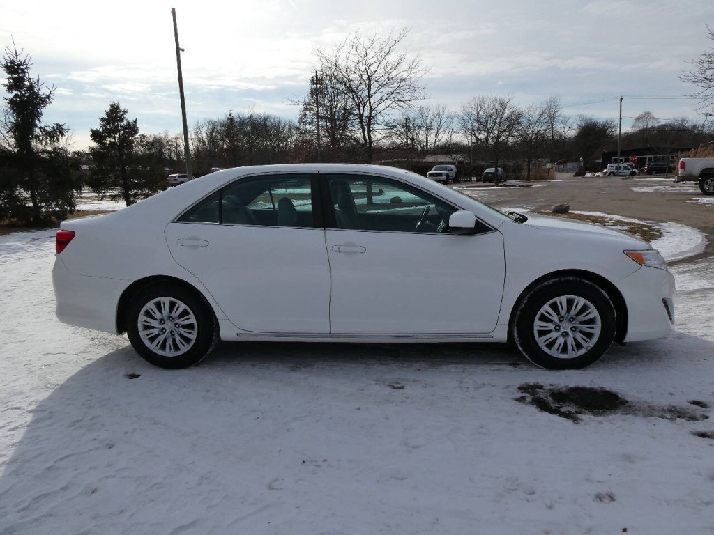 2014 Toyota Camry Image 4