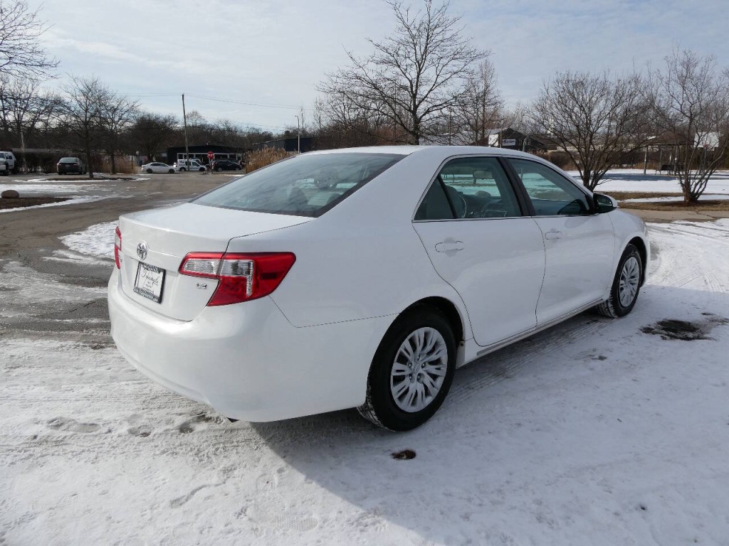 2014 Toyota Camry Image 5