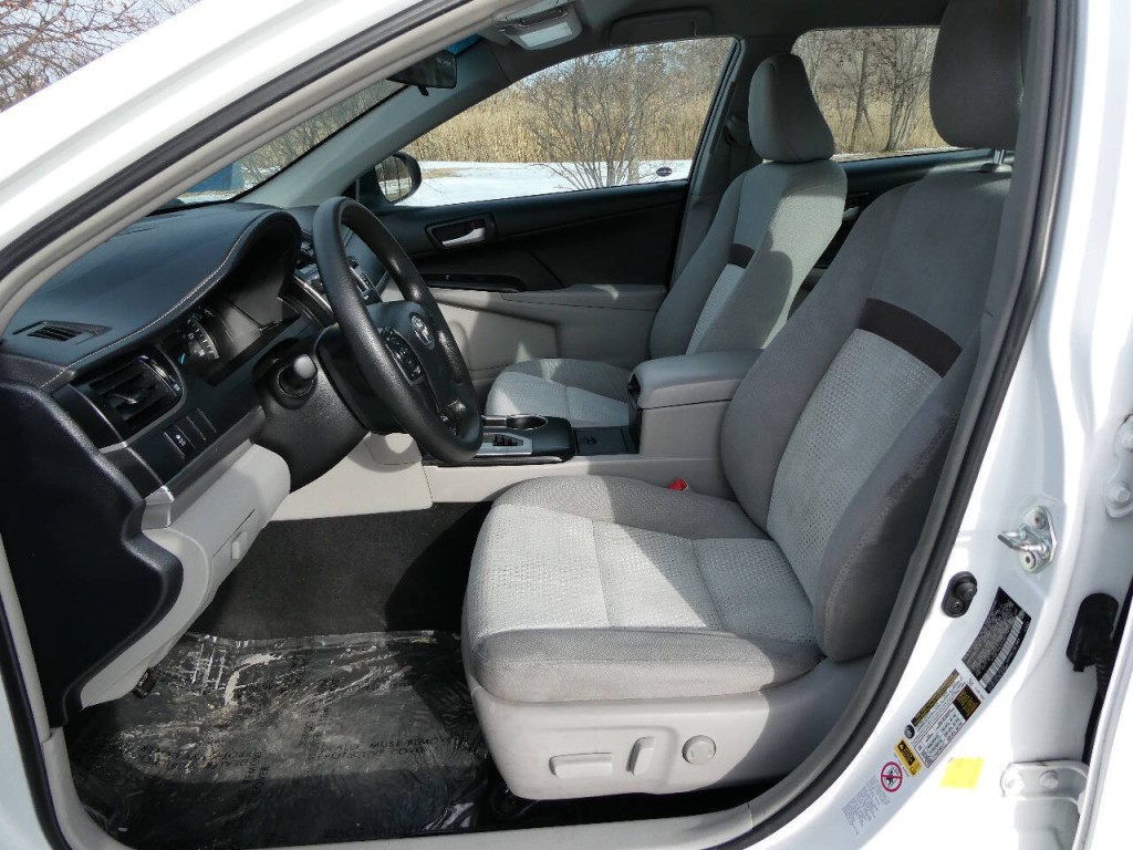 2014 Toyota Camry Image 9