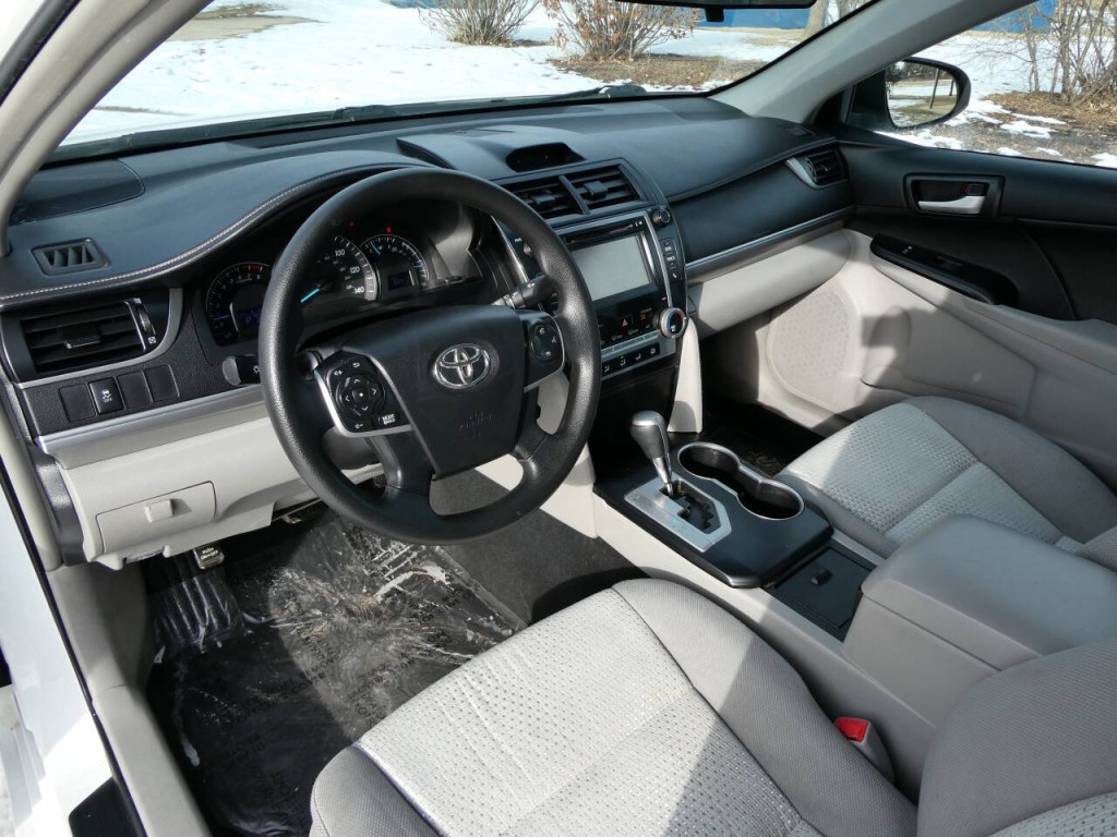 2014 Toyota Camry Image 10