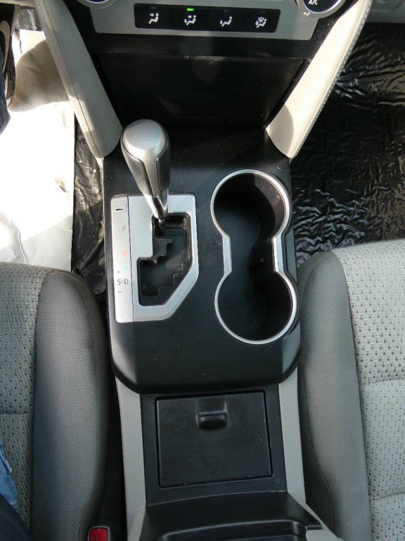 2014 Toyota Camry Image 19