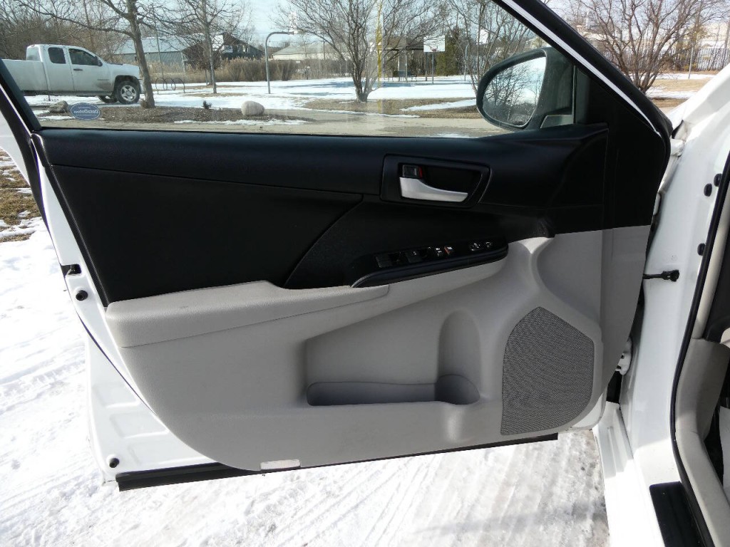 2014 Toyota Camry Image 20