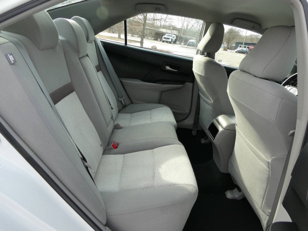 2014 Toyota Camry Image 23