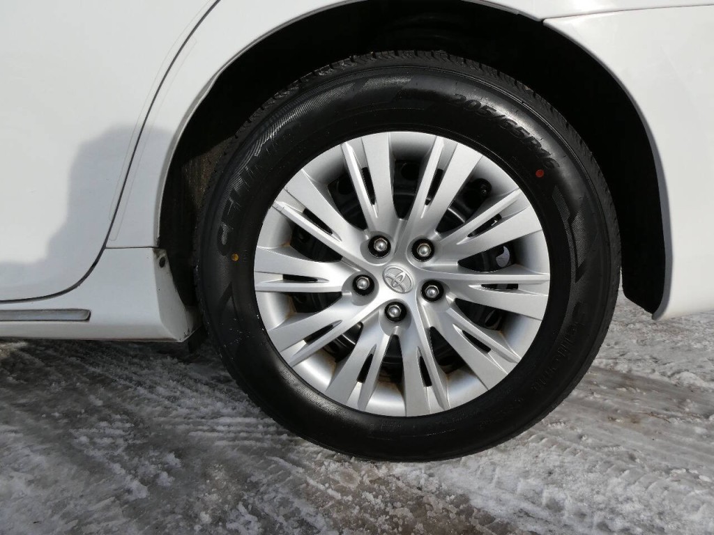 2014 Toyota Camry Image 28