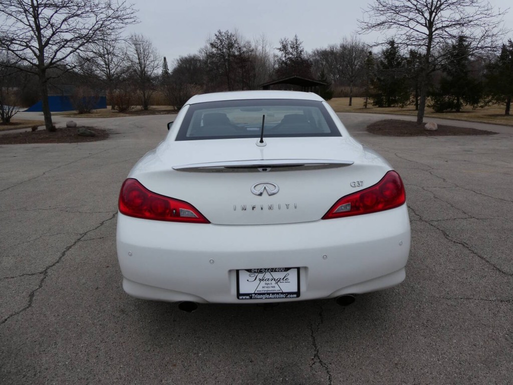 2012 INFINITI G37 Image 6