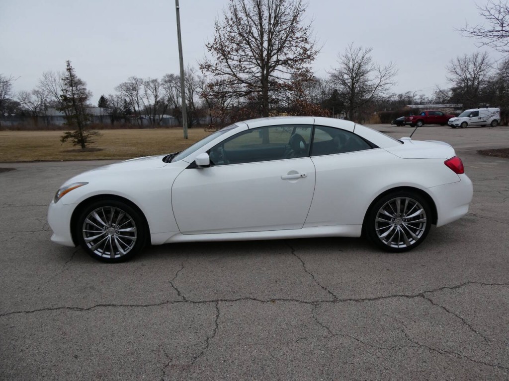 2012 INFINITI G37 Image 8