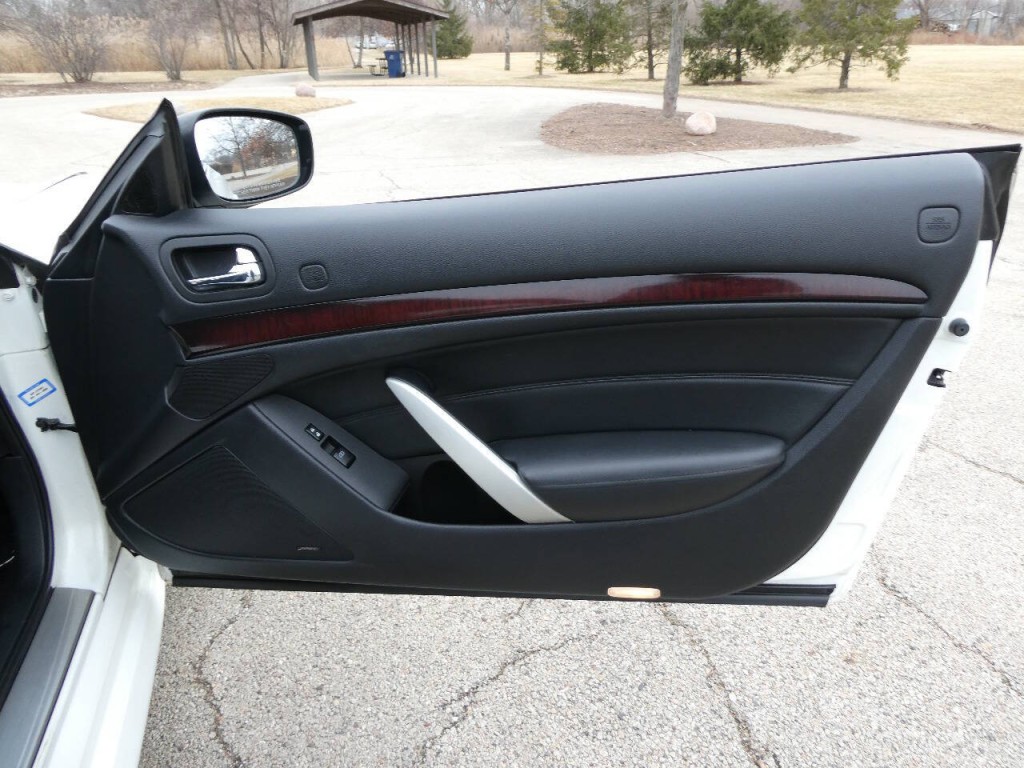 2012 INFINITI G37 Image 29