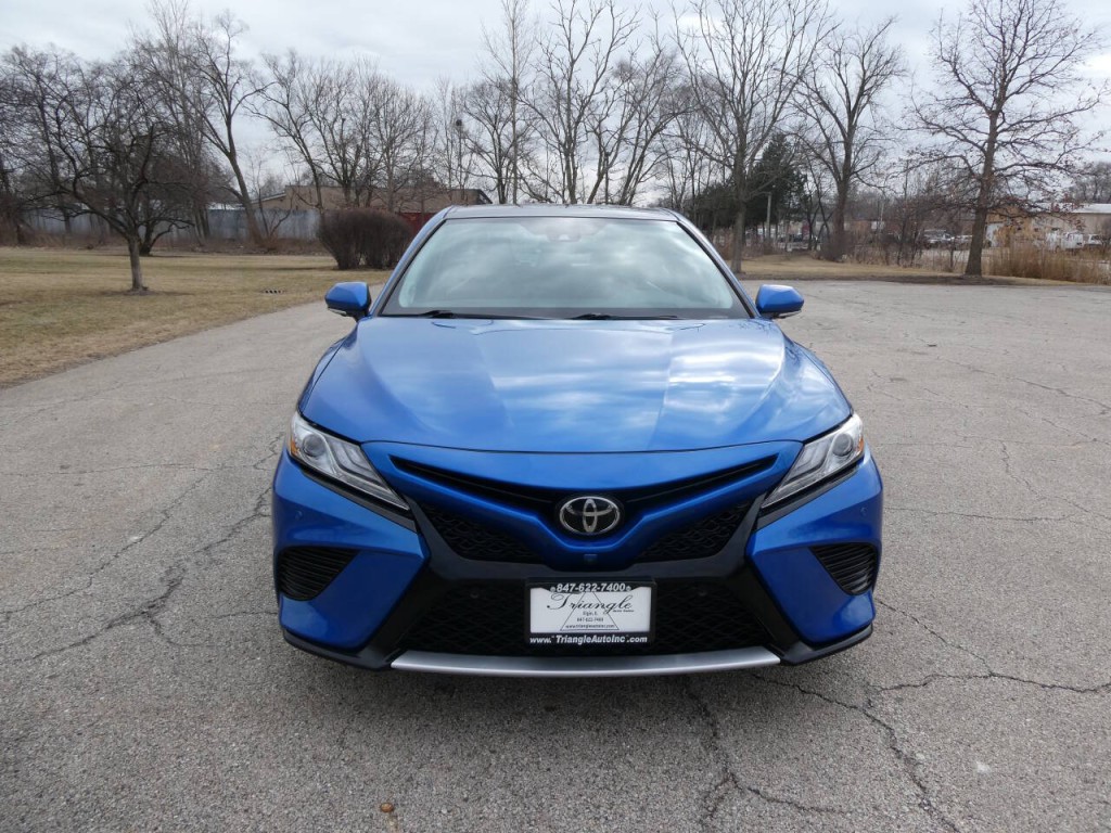 2019 Toyota Camry Image 2