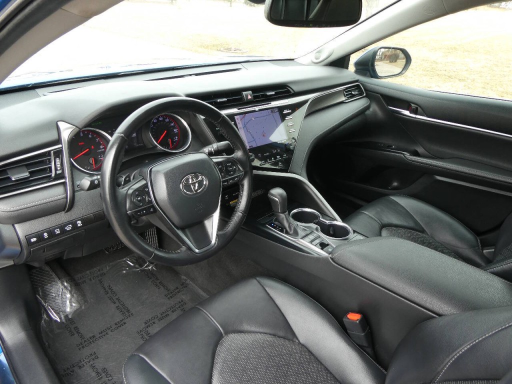 2019 Toyota Camry Image 10