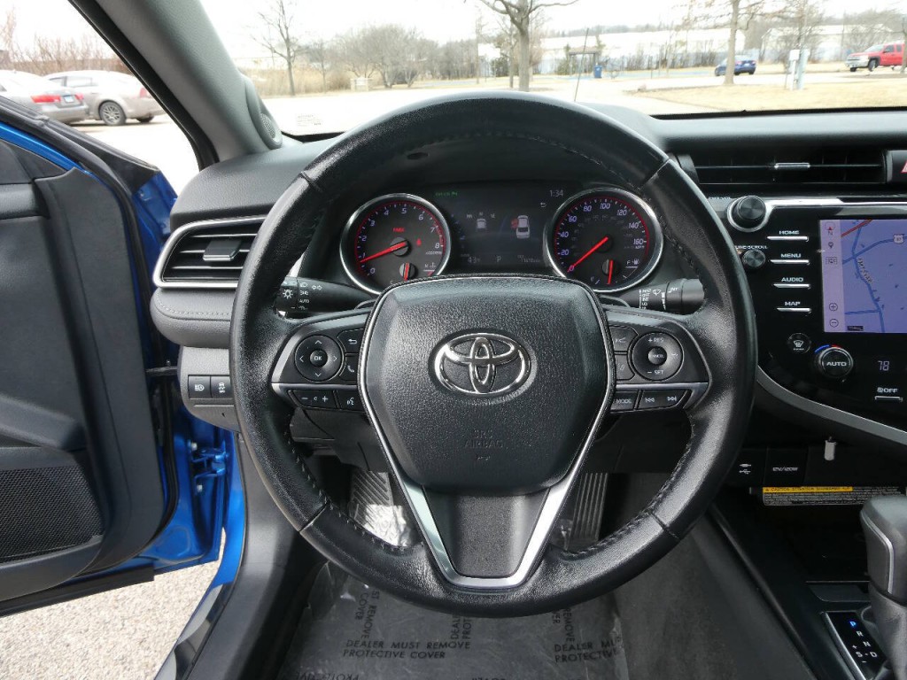 2019 Toyota Camry Image 11
