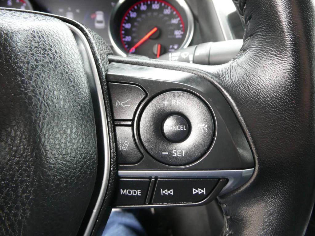 2019 Toyota Camry Image 13