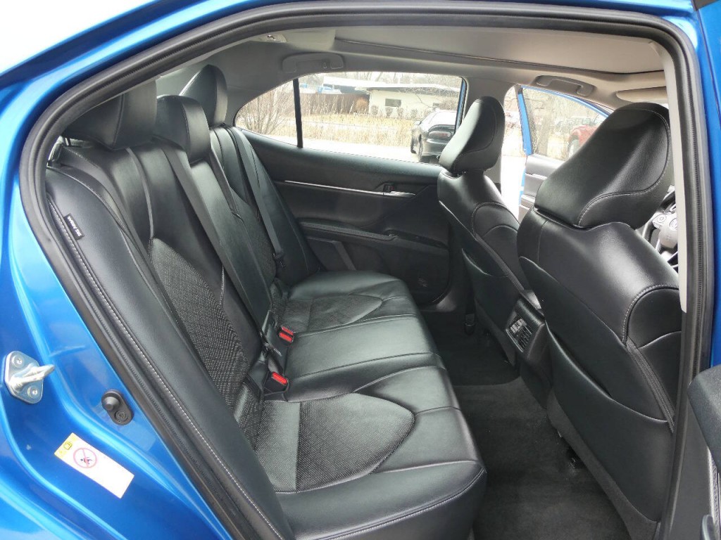 2019 Toyota Camry Image 30