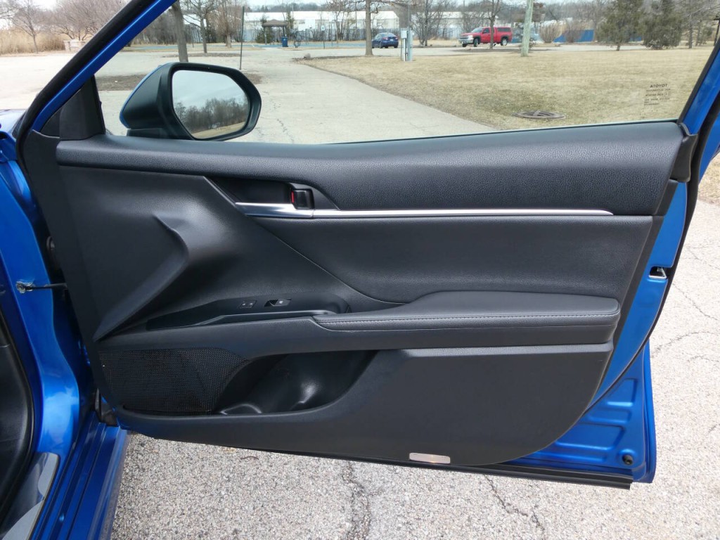 2019 Toyota Camry Image 33