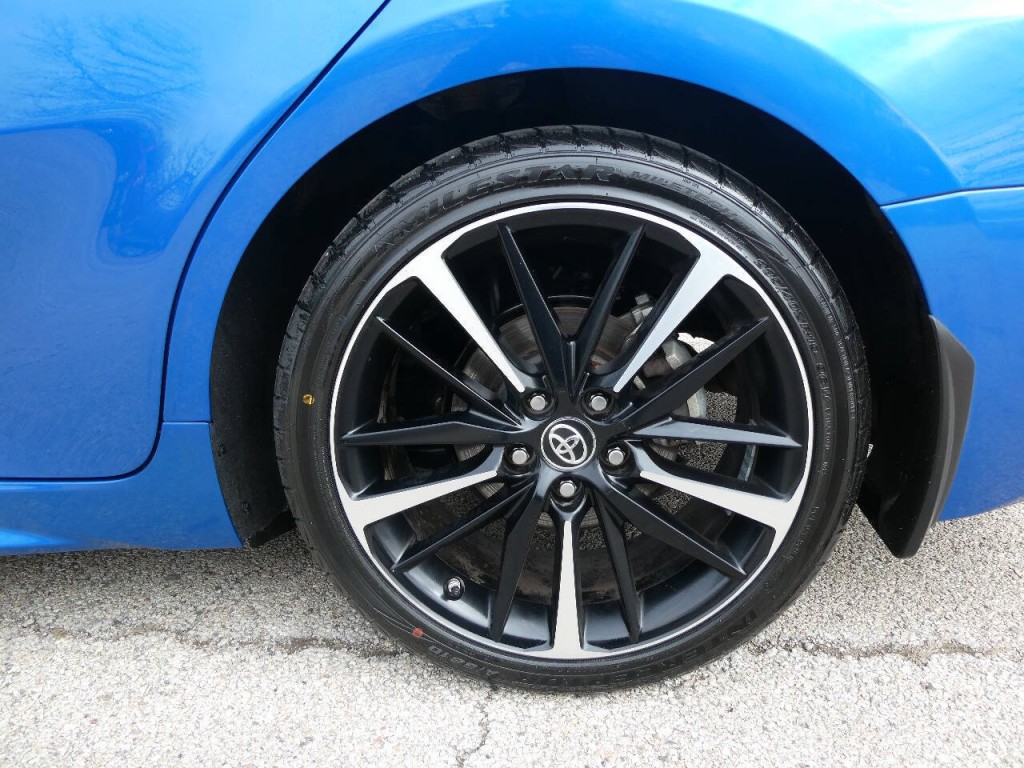 2019 Toyota Camry Image 35