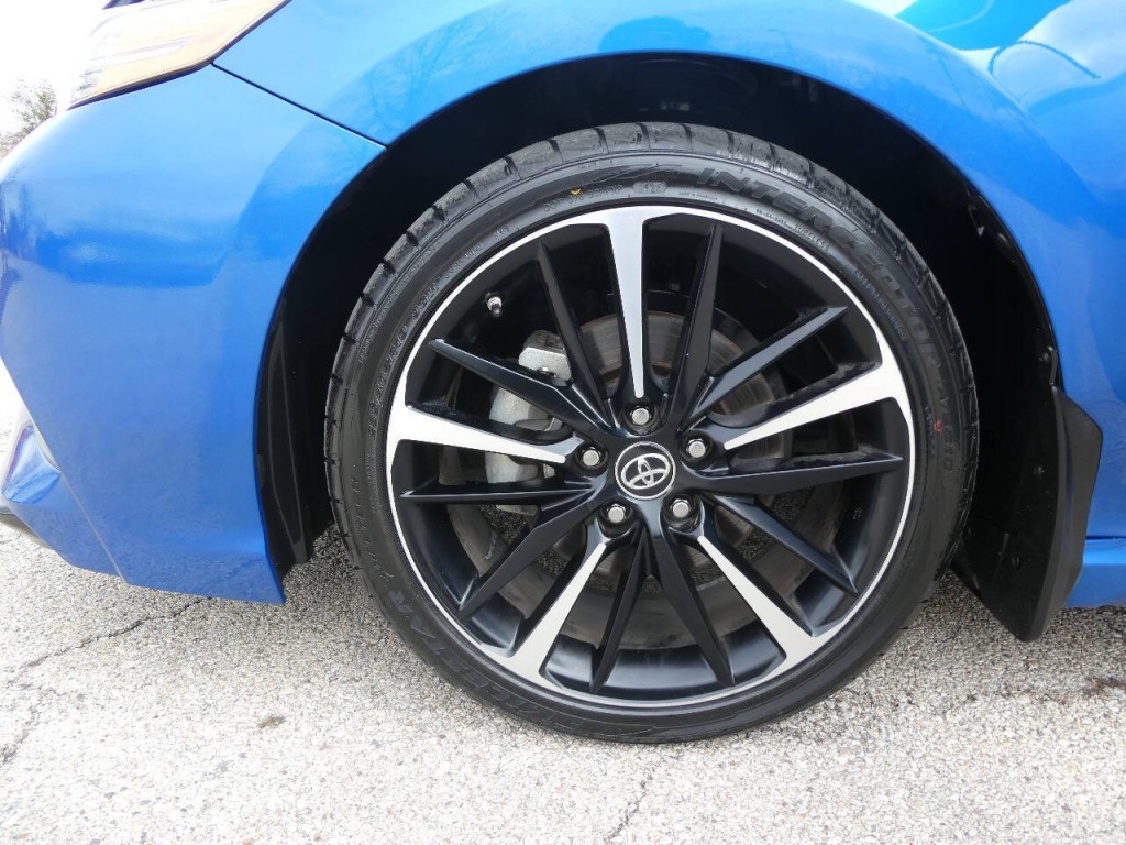 2019 Toyota Camry Image 36