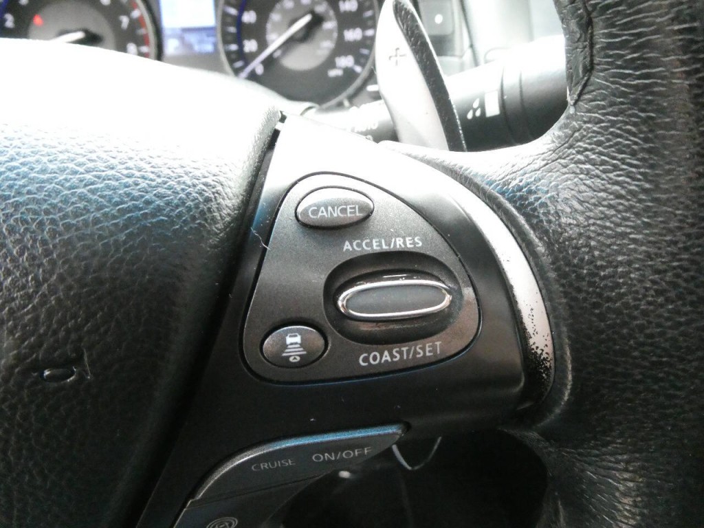 2016 INFINITI Q70 Image 13