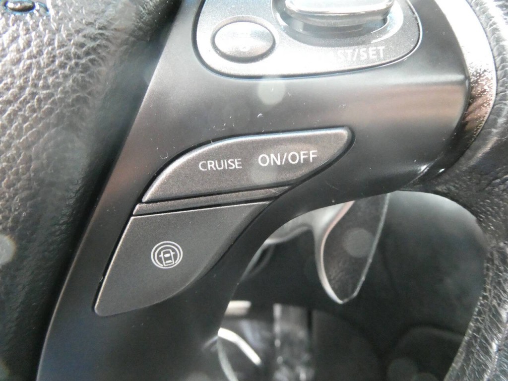 2016 INFINITI Q70 Image 14