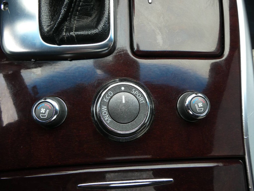 2016 INFINITI Q70 Image 23